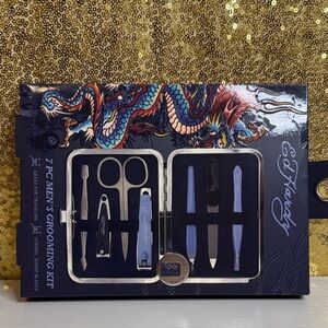 Ed Hardy 7 pieces  Men’s Grooming Kit navy blue color